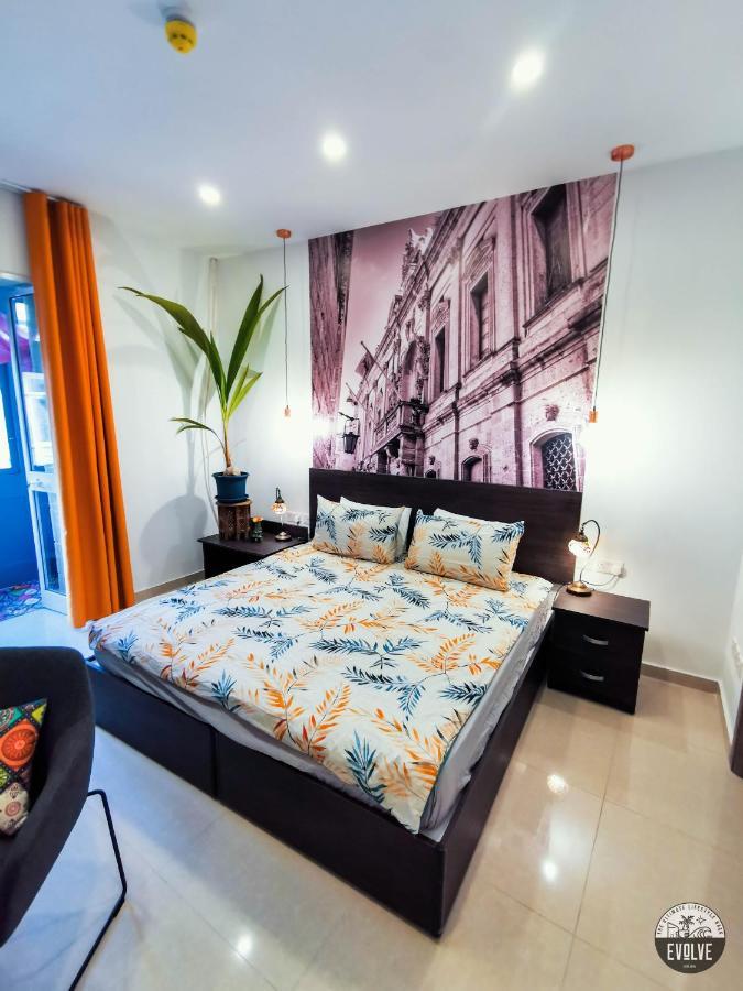 Evolve Coliving Guesthouse Σλιέμα Δωμάτιο φωτογραφία