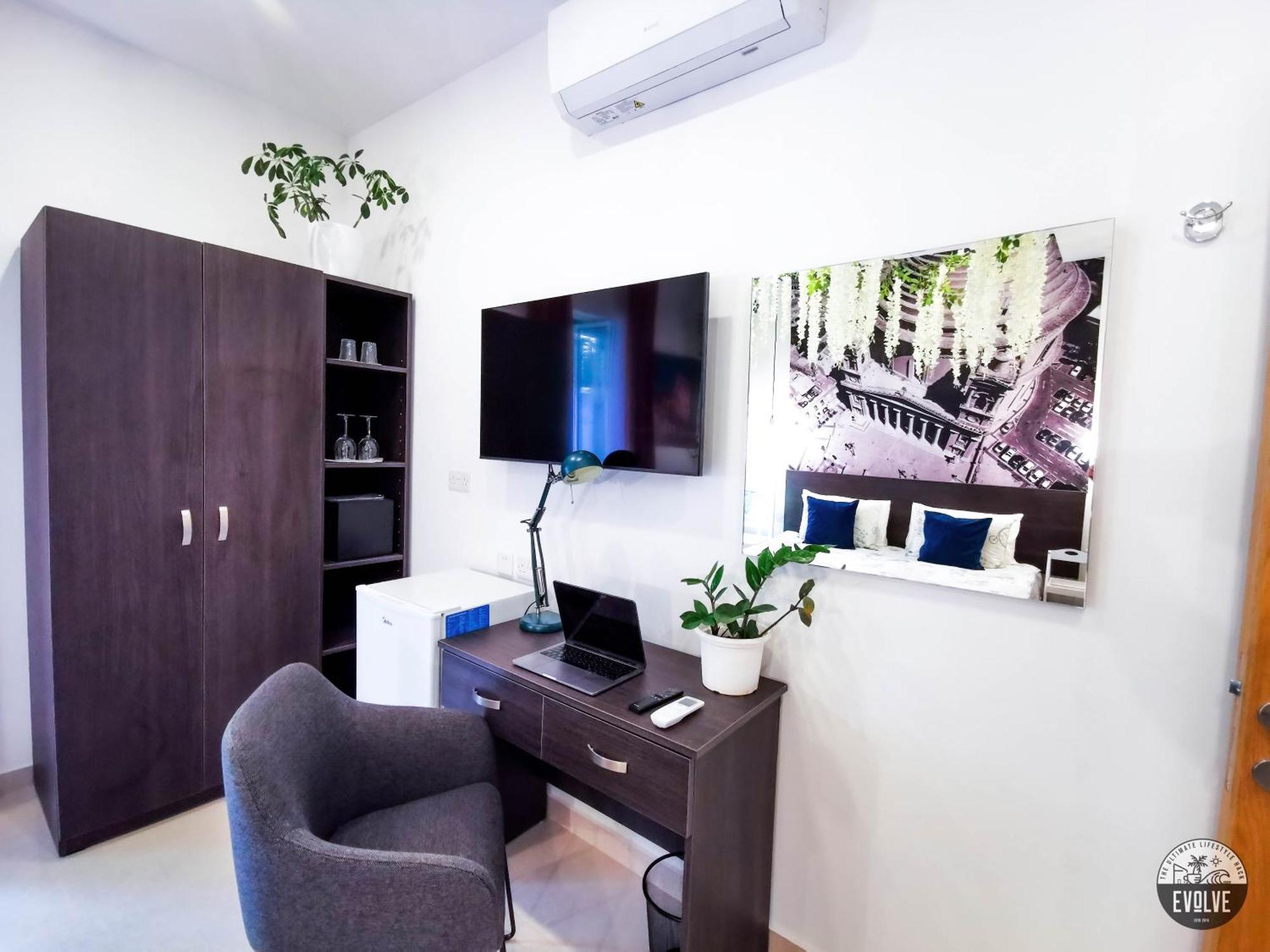 Evolve Coliving Guesthouse Σλιέμα Δωμάτιο φωτογραφία