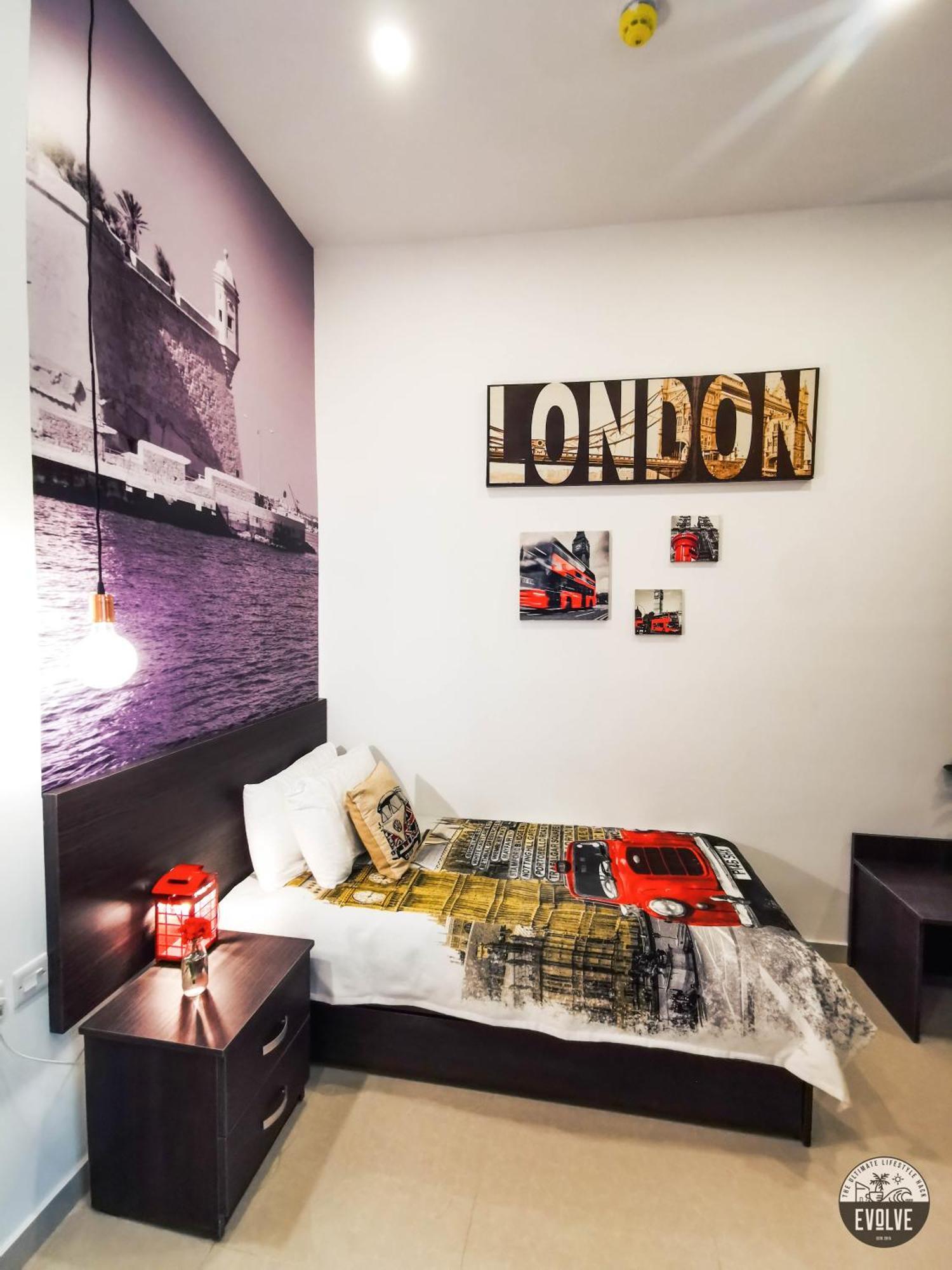 Evolve Coliving Guesthouse Σλιέμα Δωμάτιο φωτογραφία